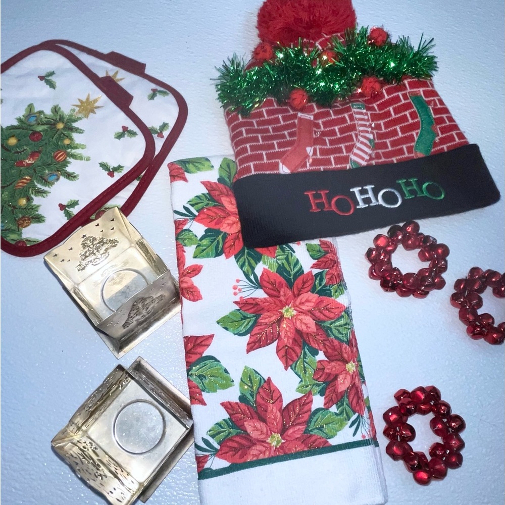 3/$10 Festive Christmas Kitchen Set - Picture 5 of 5